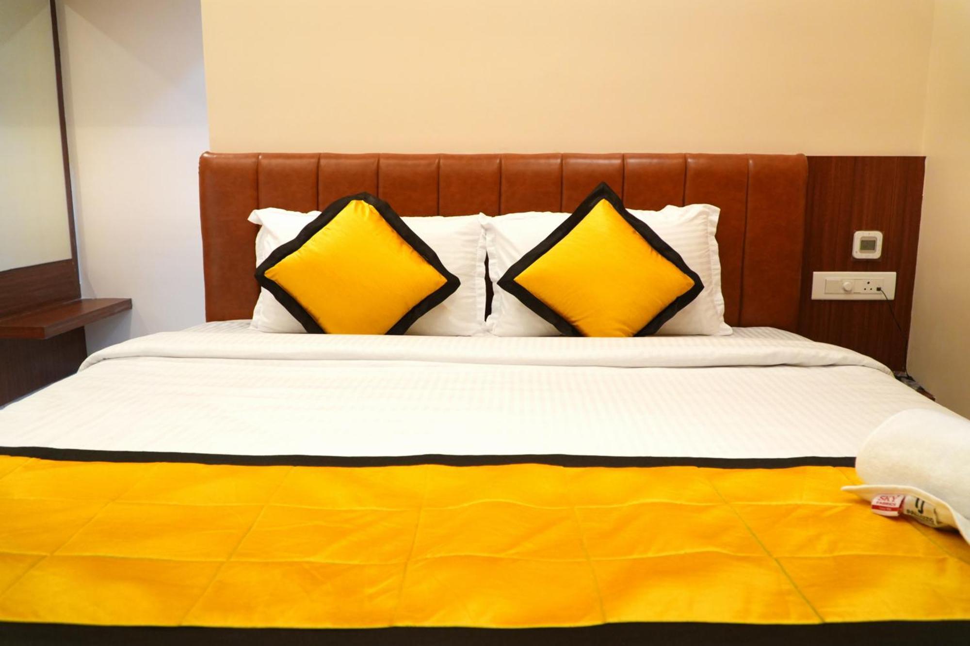 Uj Pallazzio - Business Class Luxury Hotel Tiruvannamalai Ngoại thất bức ảnh