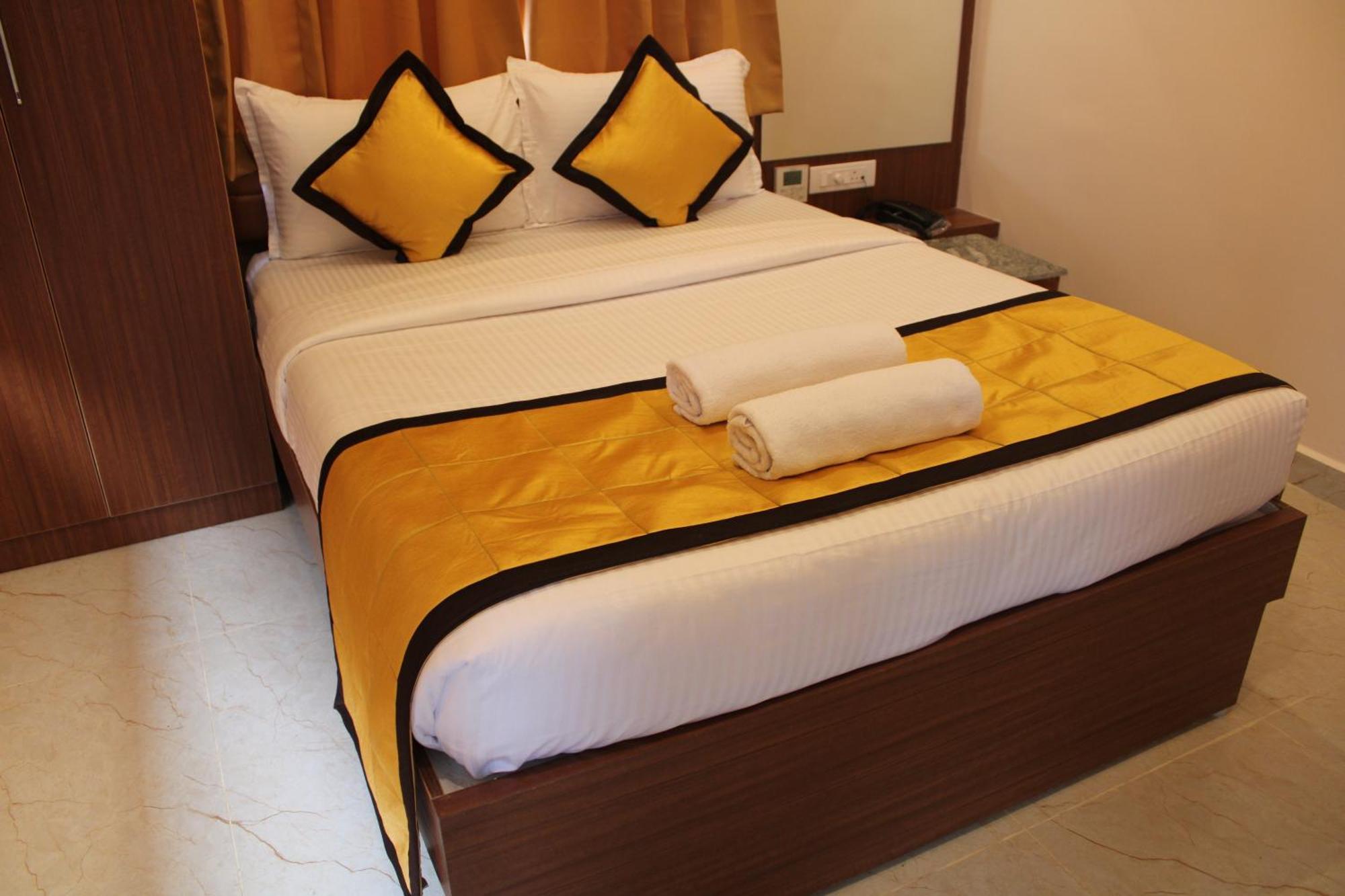 Uj Pallazzio - Business Class Luxury Hotel Tiruvannamalai Ngoại thất bức ảnh