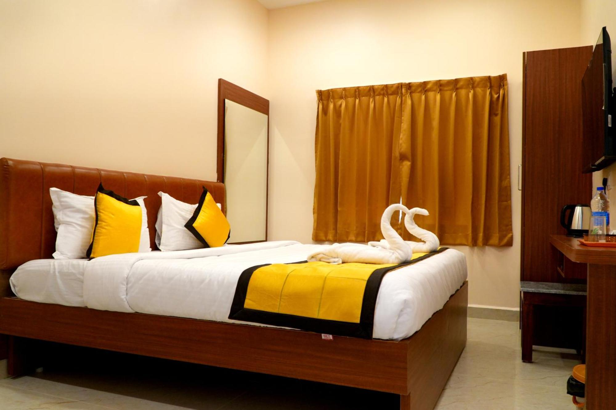 Uj Pallazzio - Business Class Luxury Hotel Tiruvannamalai Ngoại thất bức ảnh