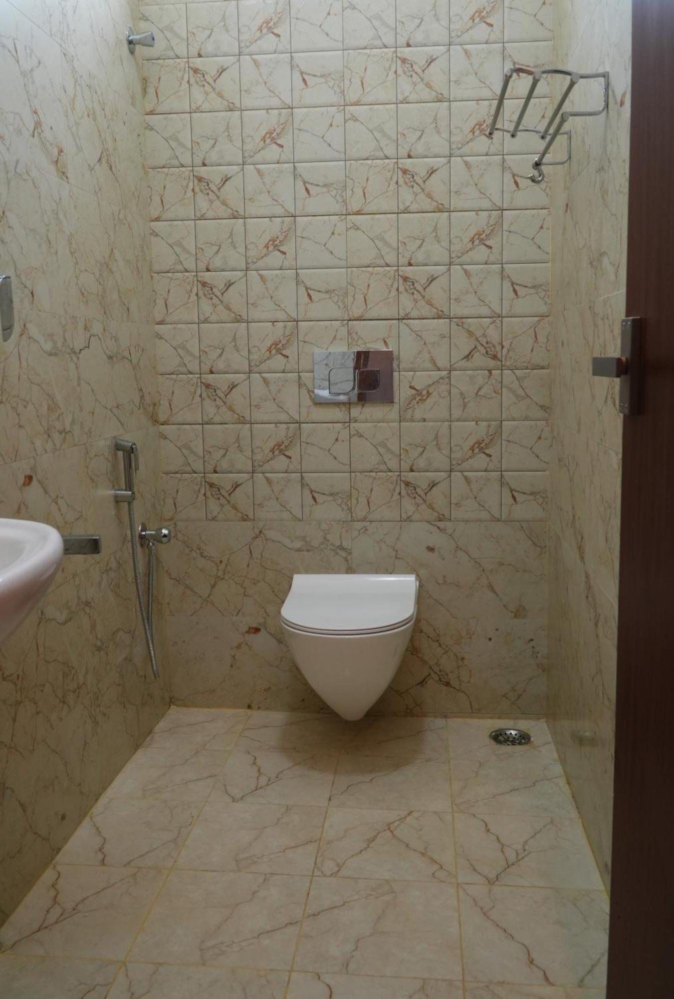 Uj Pallazzio - Business Class Luxury Hotel Tiruvannamalai Ngoại thất bức ảnh