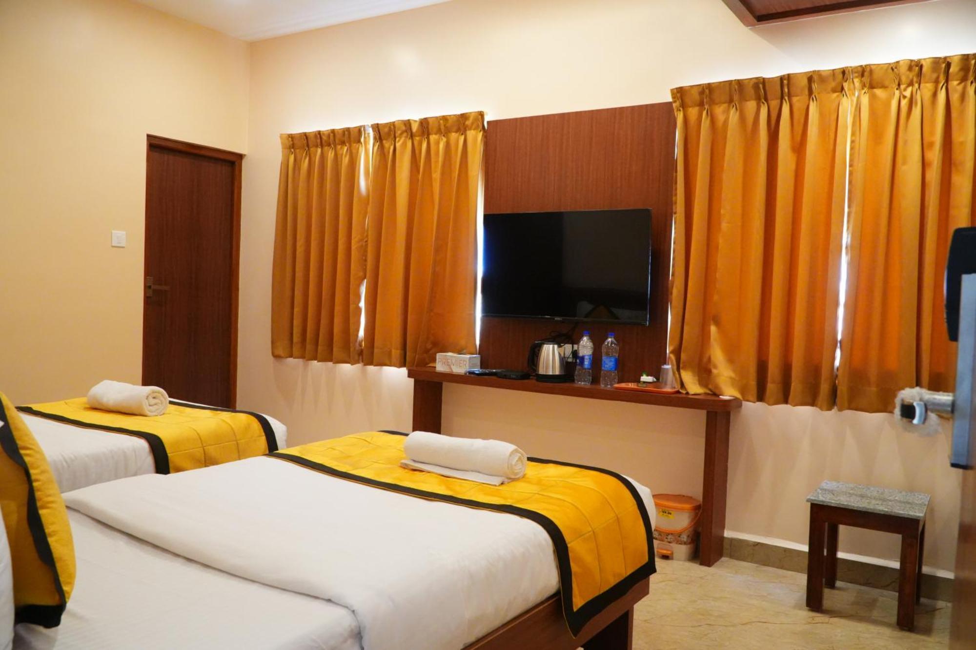 Uj Pallazzio - Business Class Luxury Hotel Tiruvannamalai Ngoại thất bức ảnh