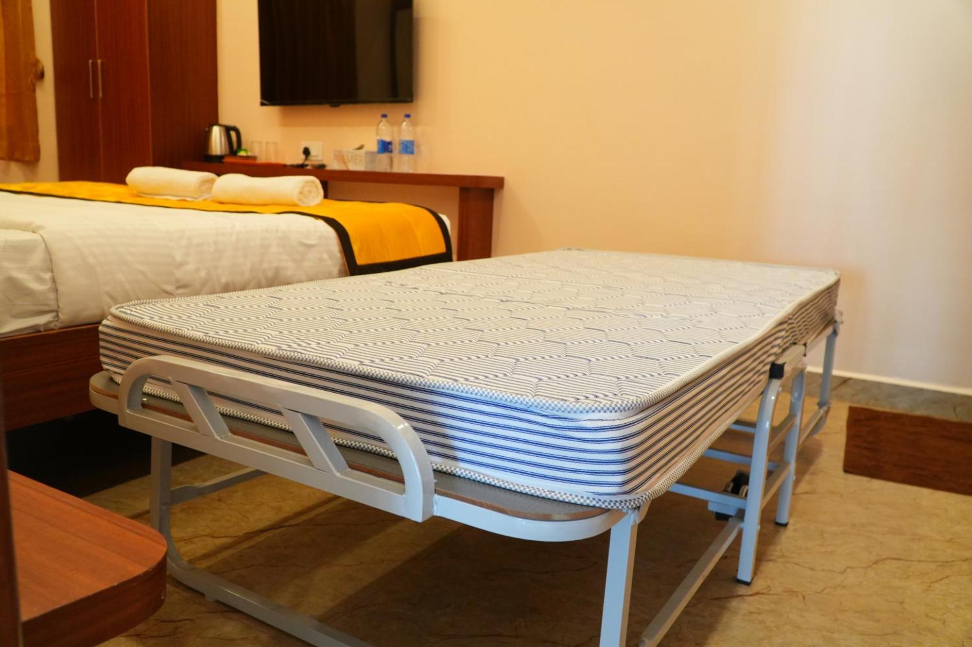 Uj Pallazzio - Business Class Luxury Hotel Tiruvannamalai Ngoại thất bức ảnh