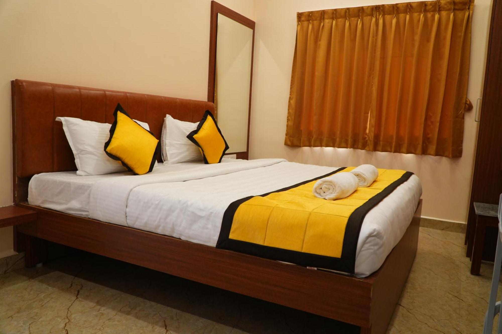 Uj Pallazzio - Business Class Luxury Hotel Tiruvannamalai Ngoại thất bức ảnh
