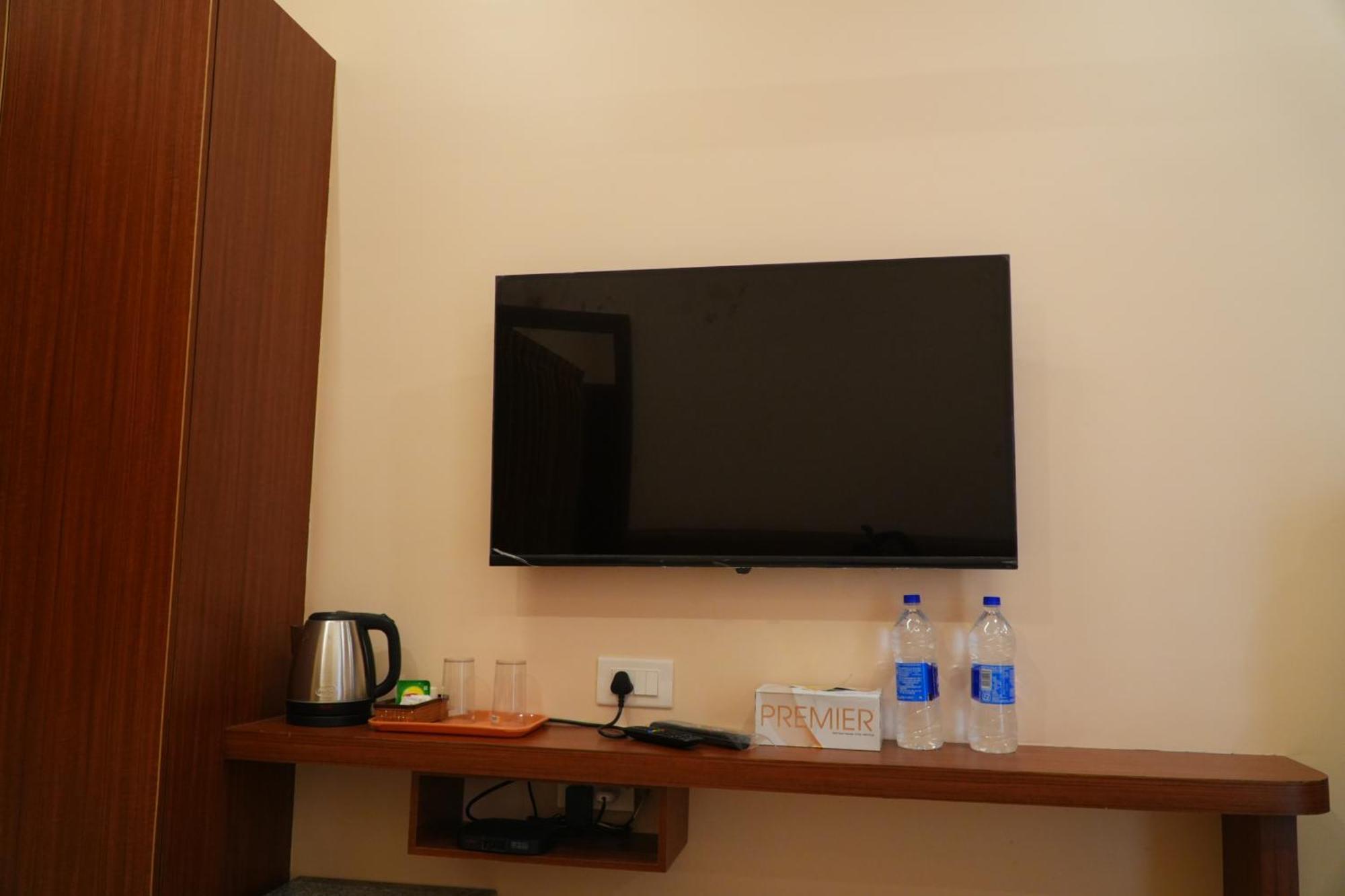 Uj Pallazzio - Business Class Luxury Hotel Tiruvannamalai Ngoại thất bức ảnh